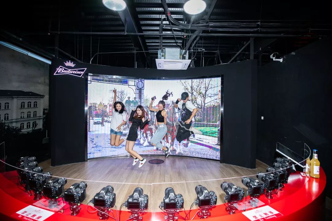 報(bào)告:我想去百威中國那個啤酒展覽館打卡品美酒佳肴|國潮范這么閃 - 第16張 - 會展活動策劃CCASY.COM 報(bào)告:我想去百威中國那個啤酒展覽館打卡品美酒佳肴|國潮范這么閃 - 第16張