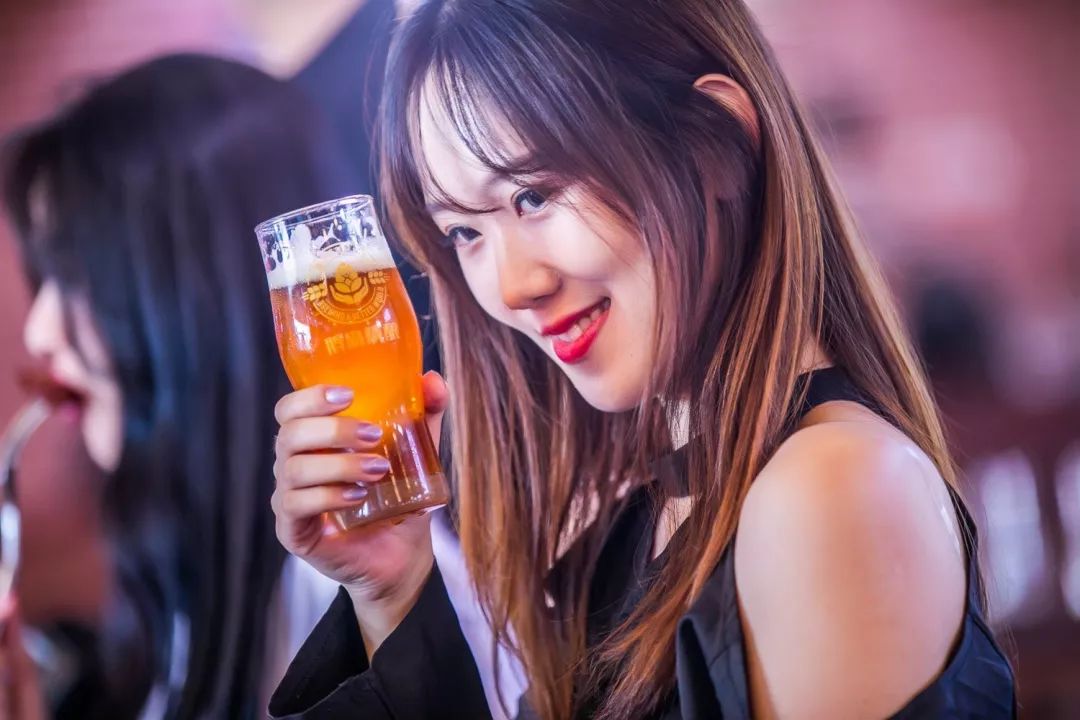 報(bào)告:我想去百威中國那個啤酒展覽館打卡品美酒佳肴|國潮范這么閃 - 第29張 - 會展活動策劃CCASY.COM 報(bào)告:我想去百威中國那個啤酒展覽館打卡品美酒佳肴|國潮范這么閃 - 第29張
