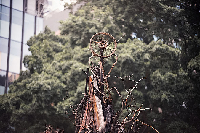 燒毀的圣誕樹活動創(chuàng)意，只為讓大家關(guān)注災(zāi)區(qū)重建
