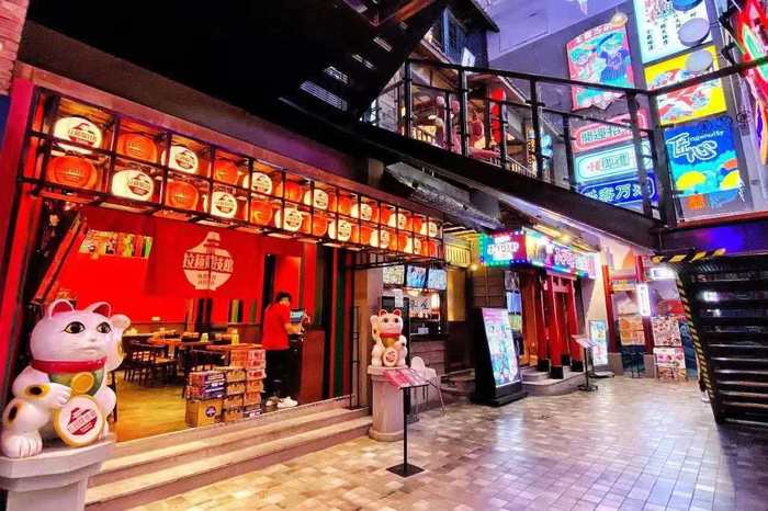 國潮風(fēng)街區(qū)展覽活動首次換新，新版視覺打卡效果更佳｜國潮范這么閃