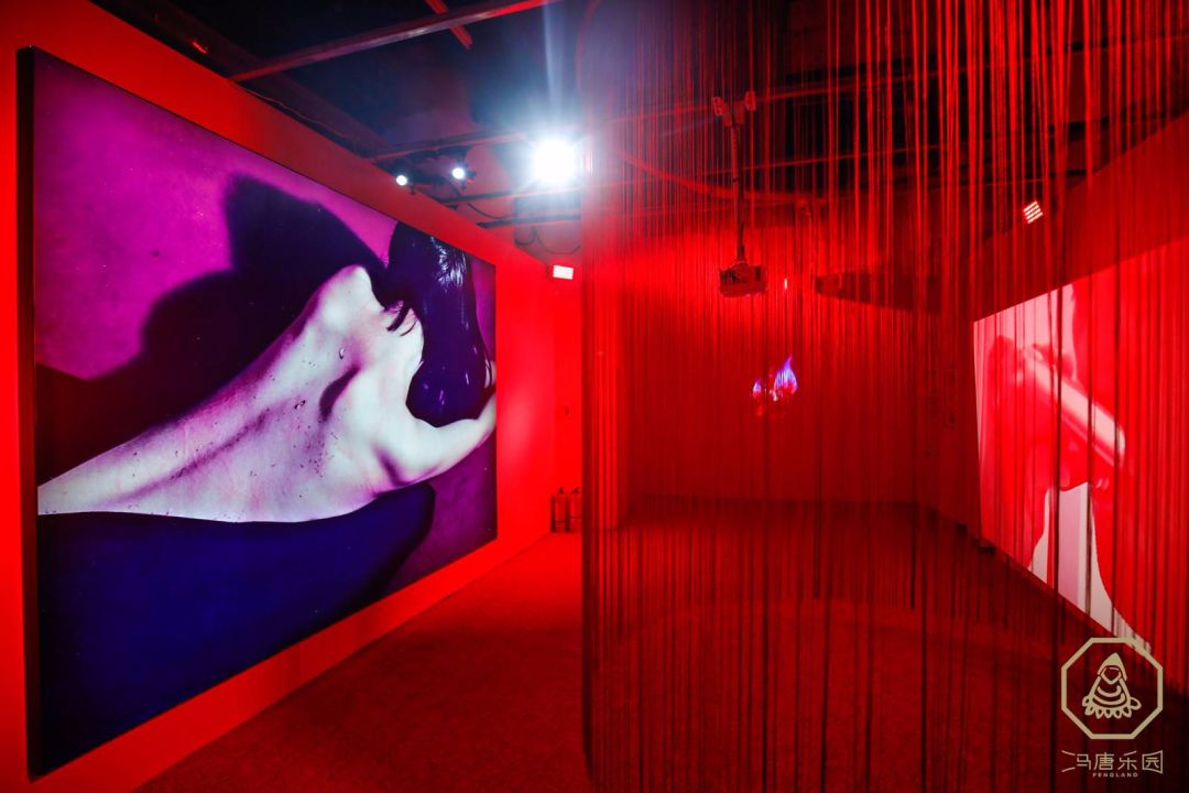 東方美學(xué)元素的霓虹廟宇，一場藝術(shù)展覽活動引你感受、直面和理解欲望