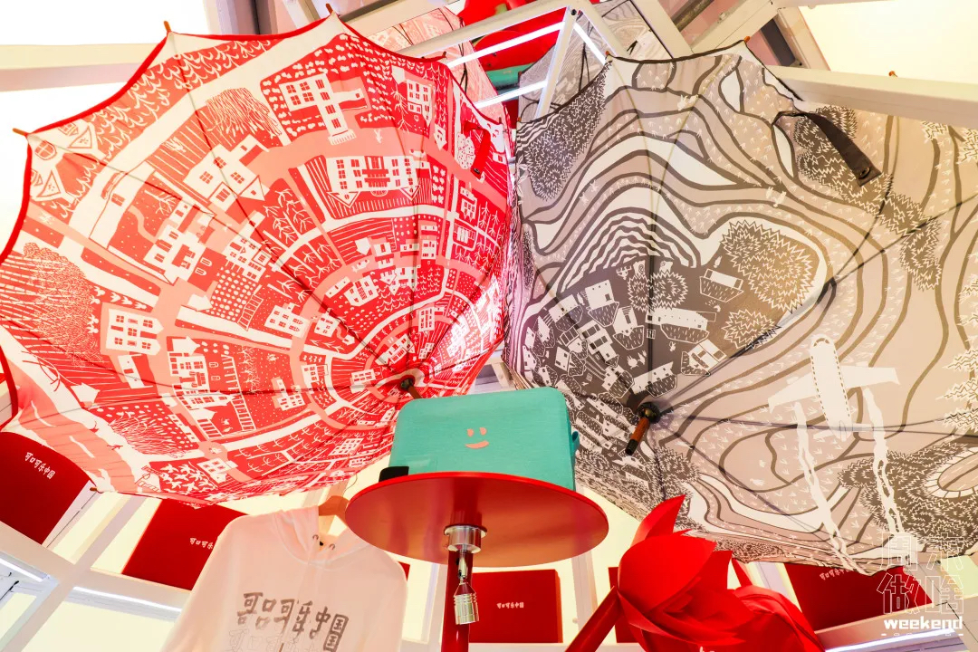 可口可樂藝術(shù)展覽活動策劃主角竟是10萬多個可回收飲料瓶 - 第15張 - 會展活動策劃CCASY.COM 可口可樂藝術(shù)展覽活動策劃主角竟是10萬多個可回收飲料瓶 - 第15張